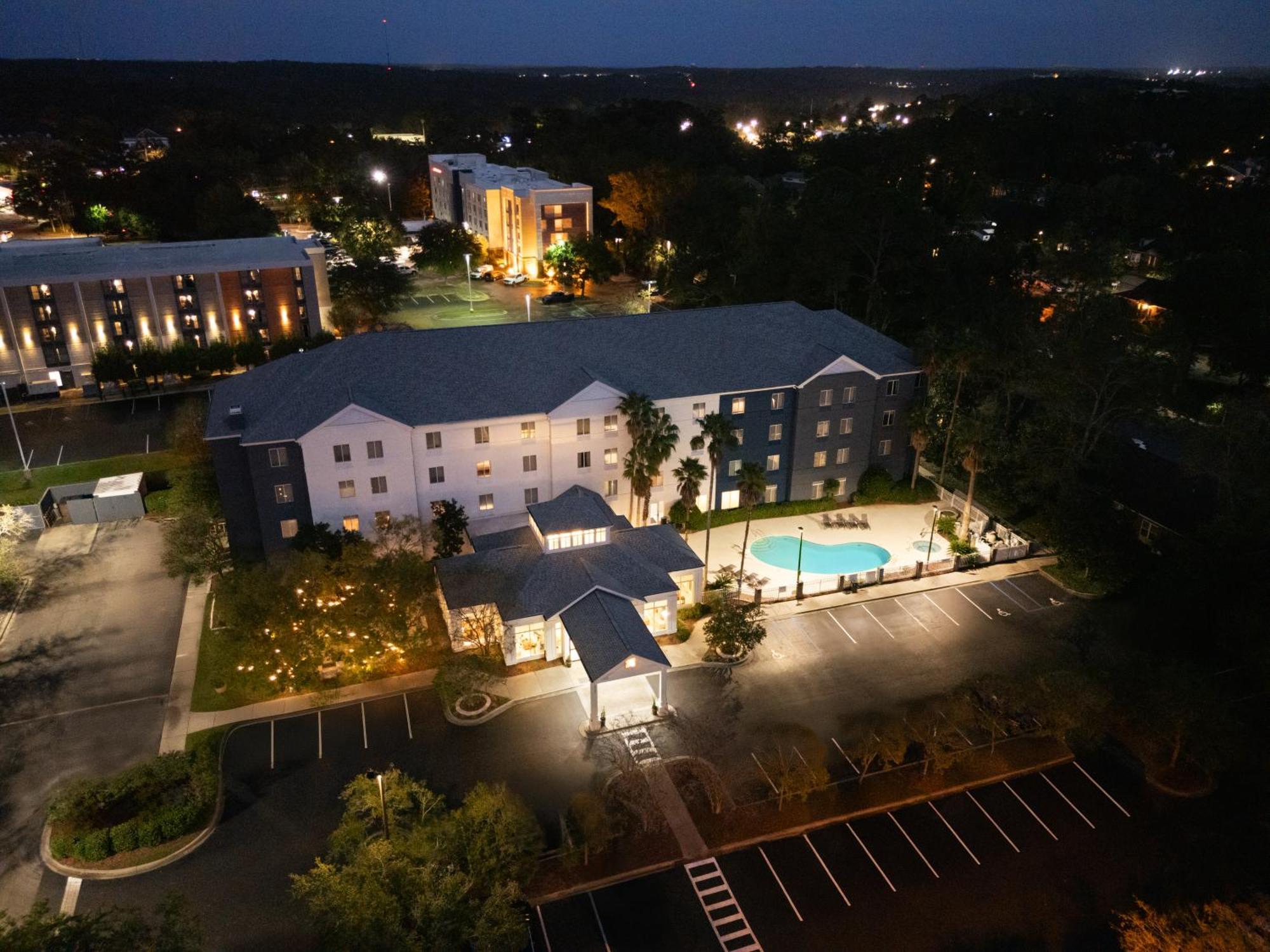 Hilton Garden Inn Таллахасси Экстерьер фото